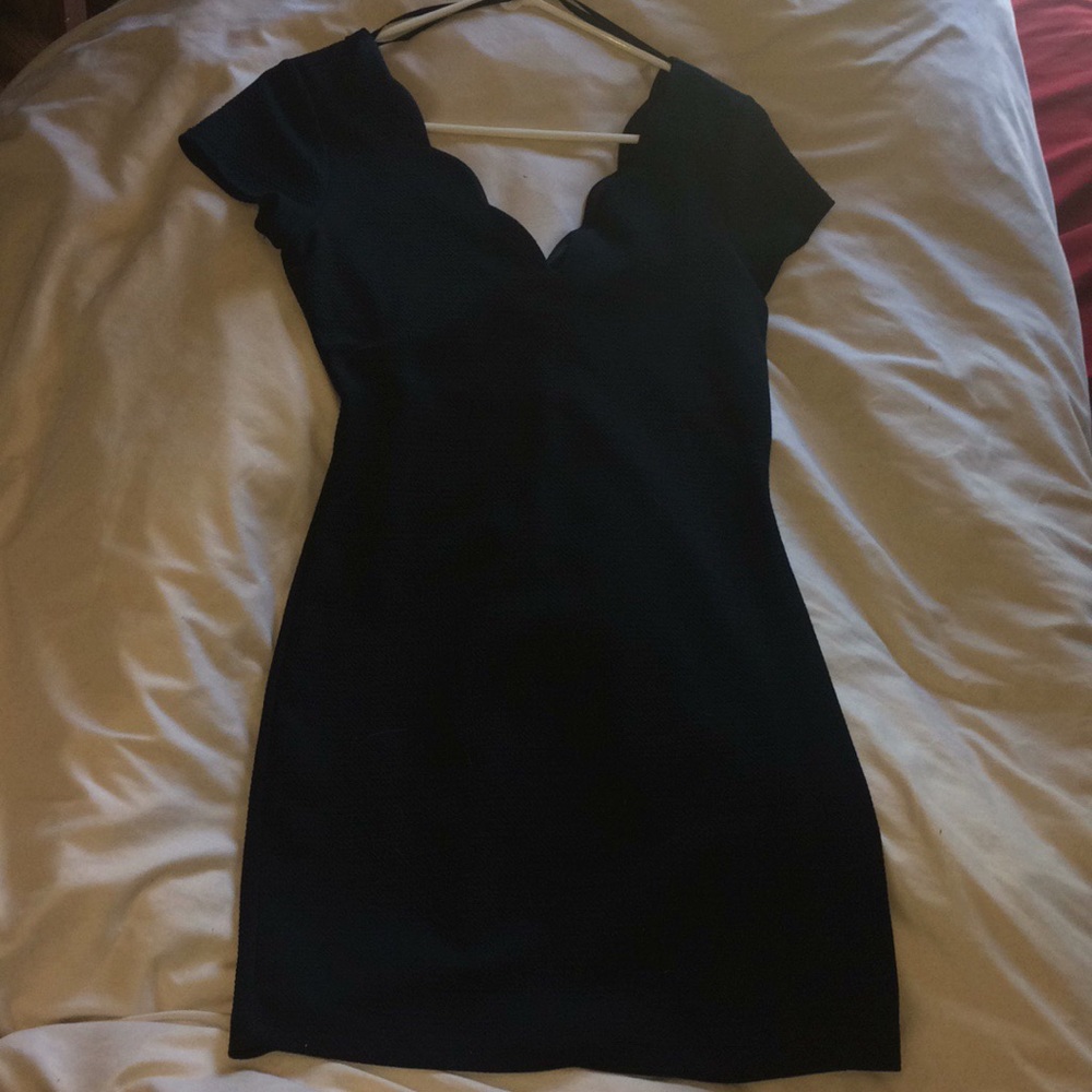 Black bodycon dress